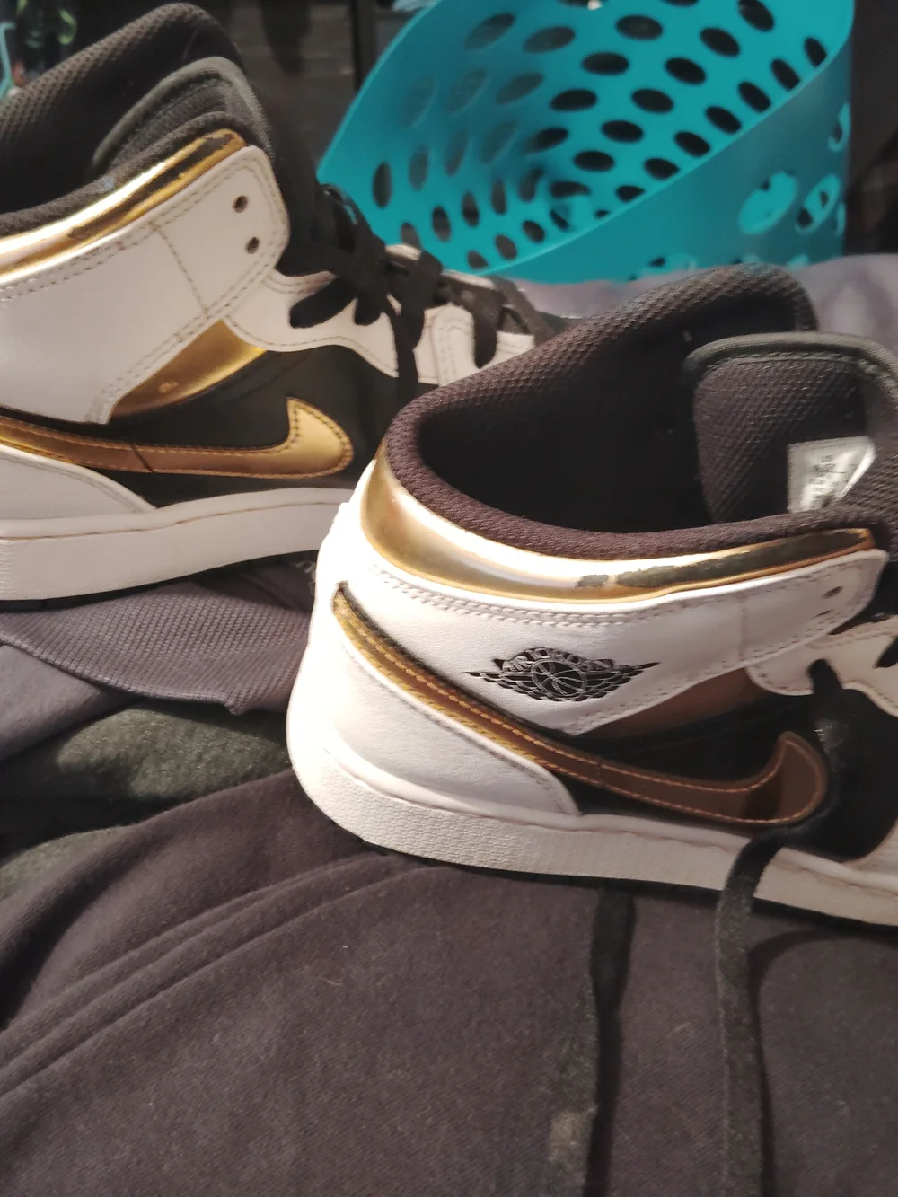 Boys Black and White High-Top Sneakers with Gold Accent Size 6.5